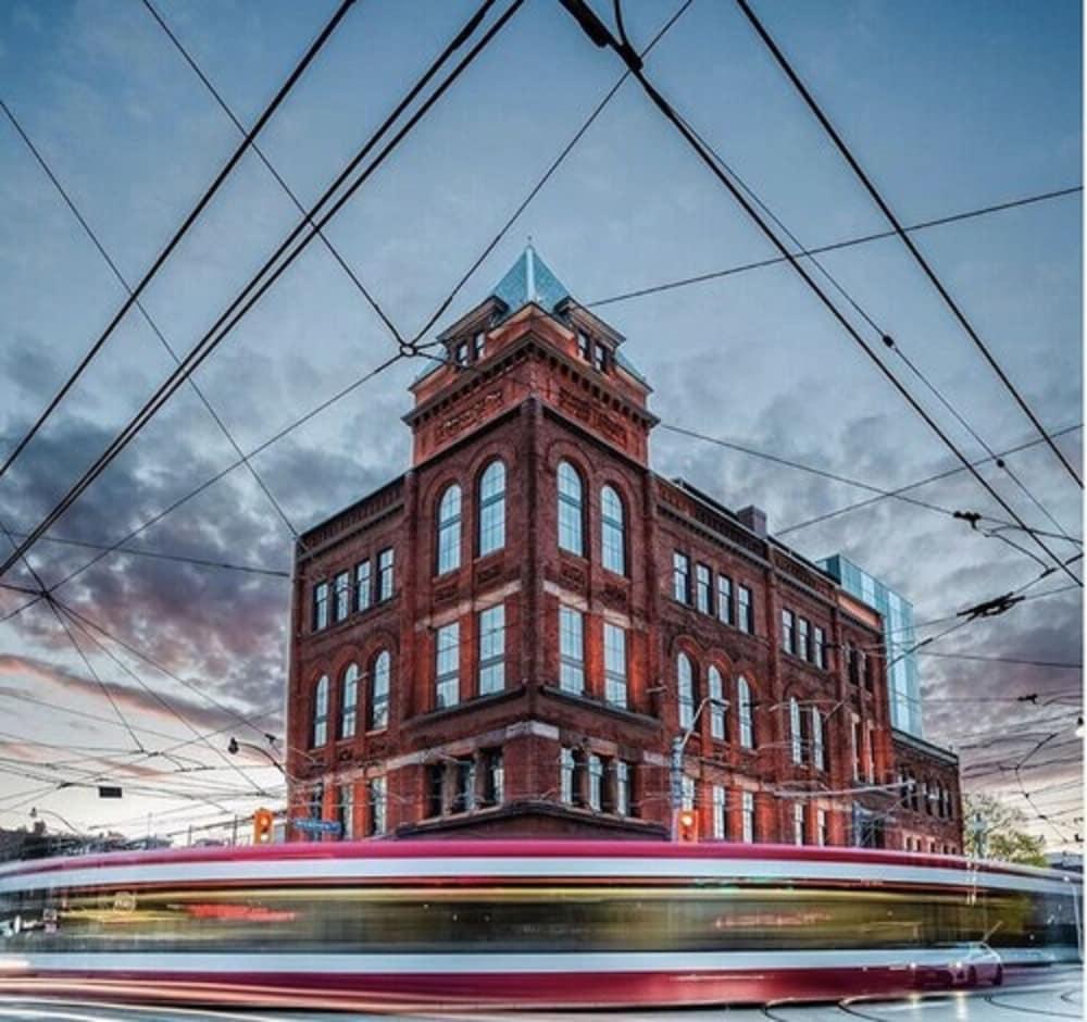 The Broadview Hotel Торонто Экстерьер фото